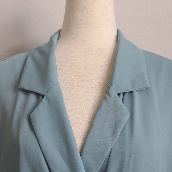 PLUS SIZE SIMPLEE PLUS WOMAN'S BLAZER - Picture 2 of 9